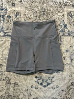 90 Degrees High-Waist Gray Active Shorts with Side Pockets